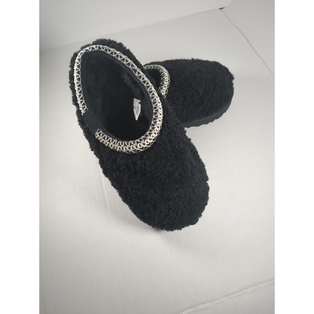Tasman Curly Uggs Black with White Stitching New Never Been Worn Women's Size 5
